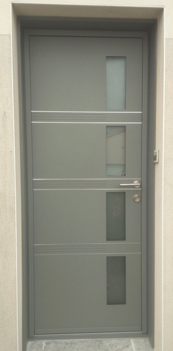 installation-pose-porte-entree-gris-vert-menuiserie-exterieure-menuiserie-marionneau-vallet-44-2025-1B2BE8DC0-305D-6AD5-71DA-731478728E0F.jpg