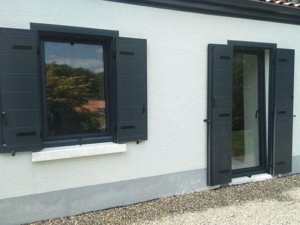 installation-pose-volet-exterieur-gris-anthracite-menuiserie-marionneau-vallet-nantes-loroux-bottereau-44-2024-49E5A4872-8E0B-AECE-21D0-501887F864E7.jpg