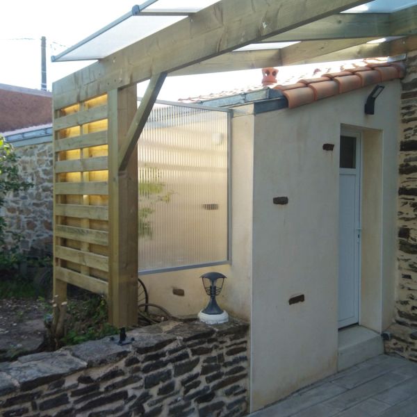 creation-installation-pose-pergola-bois-menuiserie-marionneau-vallet-nantes-44-2024-32462E638-3A91-027C-59E4-81646A87A1BD.jpg