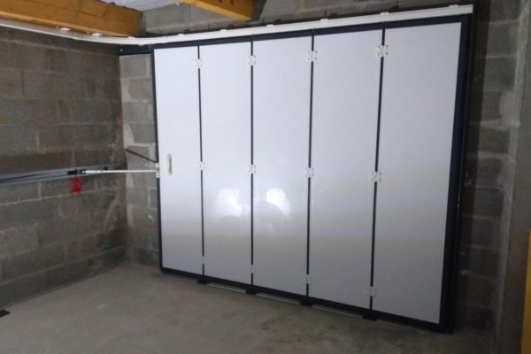 installation-pose-portes-garage-menuiserie-marionneau-vallet-44-71D4B4E8A-4D99-5410-EB79-09DB227546B9.jpg